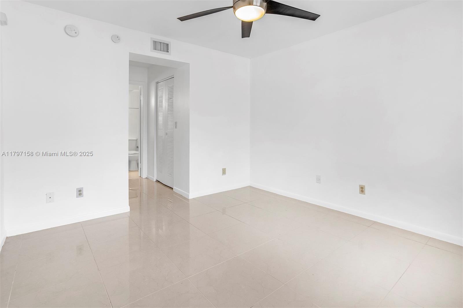 Building Photo - 735 NW 92nd Ave