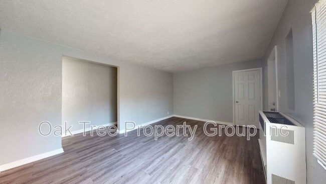 Building Photo - 6621 Bancroft Ave