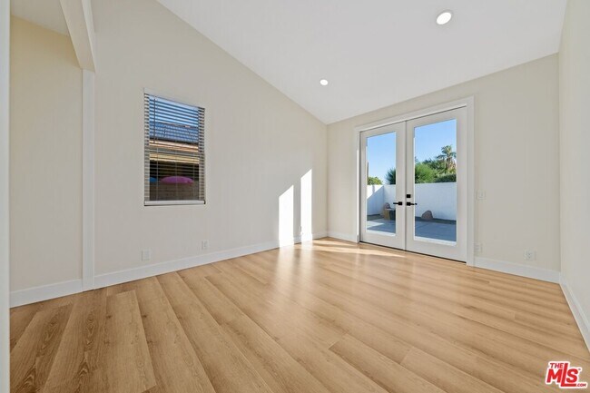 Building Photo - 70895 Ironwood Dr