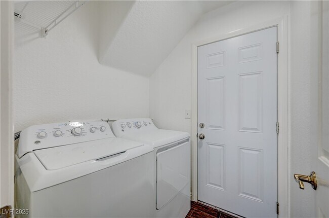 Building Photo - 3572 Tobel Spring Dr