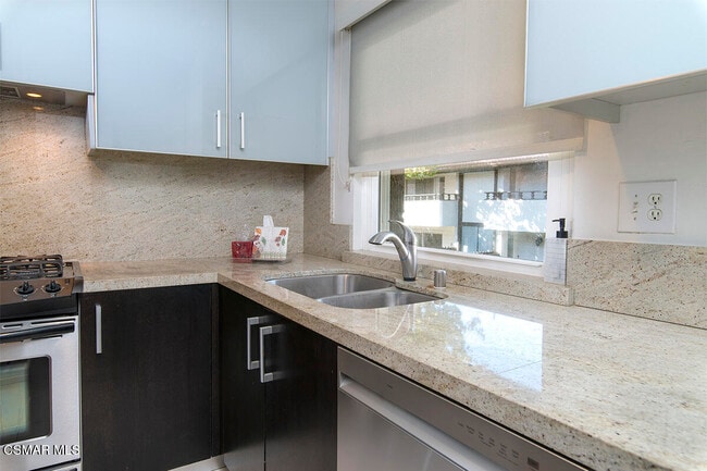 Building Photo - 31515 Lindero Canyon Rd