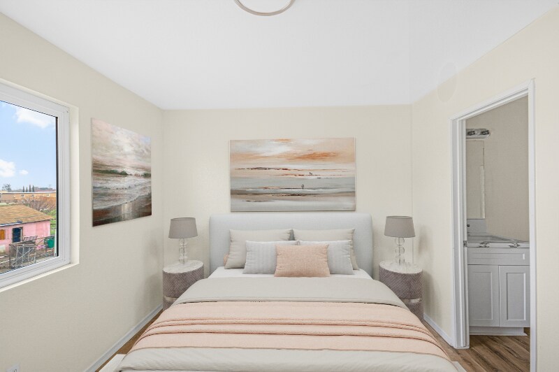 Building Photo - 1005 E Ave R