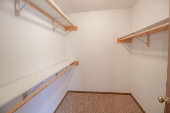 Building Photo - 1601 Smiley Ln