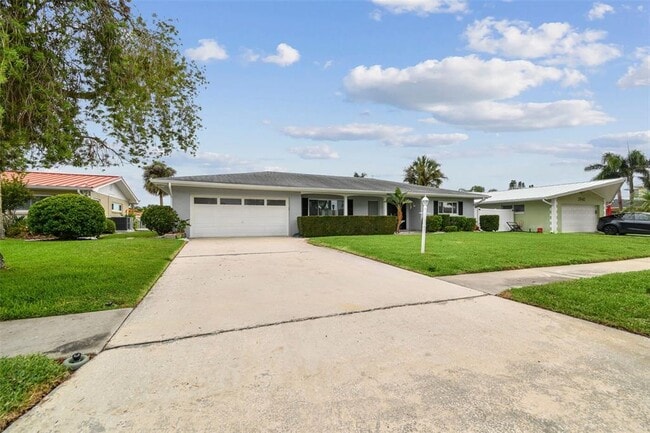 Building Photo - 3938 Versailles Dr