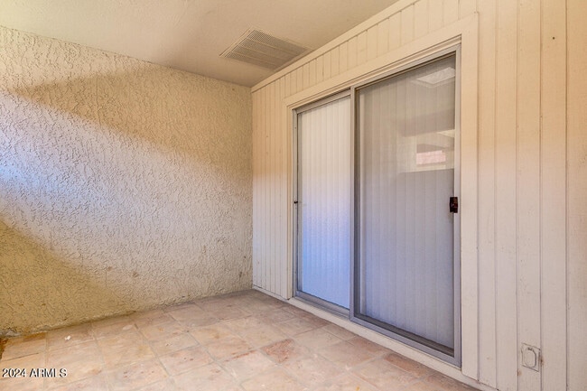 Building Photo - 195 N Cottonwood St