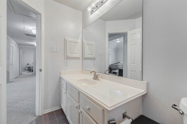 Building Photo - 1606 Barrington Hills Ln