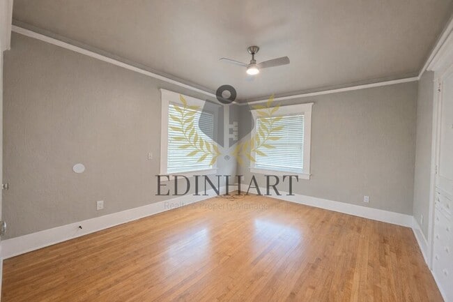 Building Photo - 1105 N College Ave