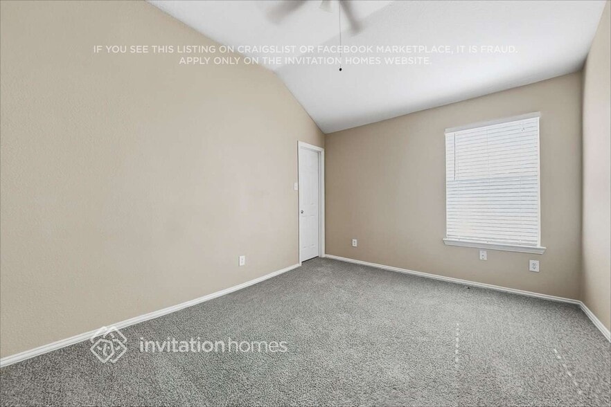 Building Photo - 4000 Iris Ct