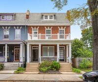 Building Photo - SPACIOUS 3 BEDROOM MUSEUM DISTRICT APARTMENT