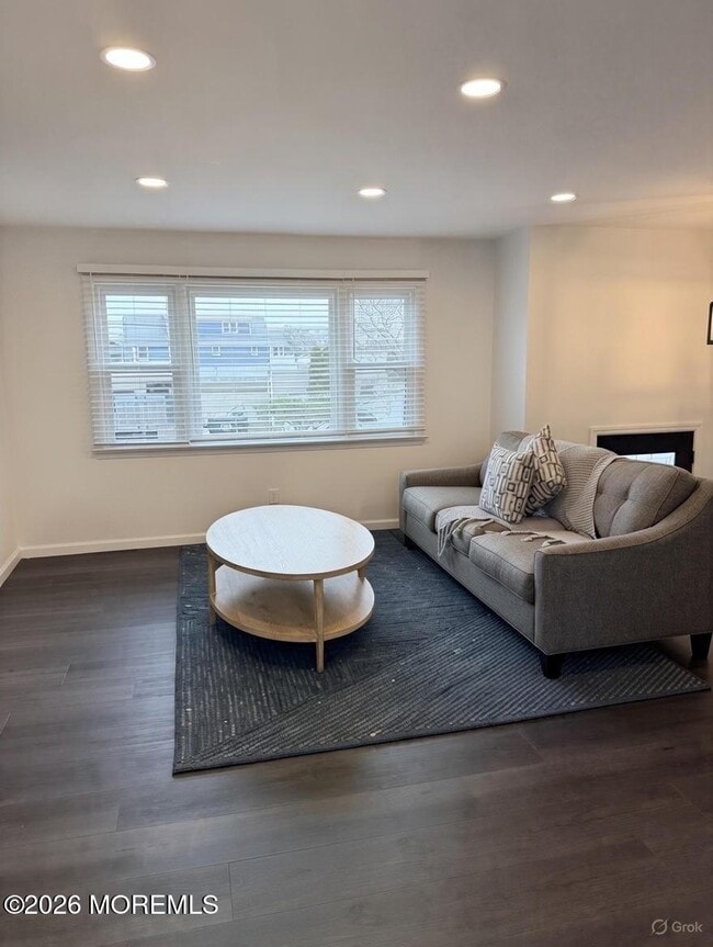 Building Photo - 2133 Bridge Ave