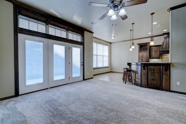 Building Photo - 812 Ryan Rd