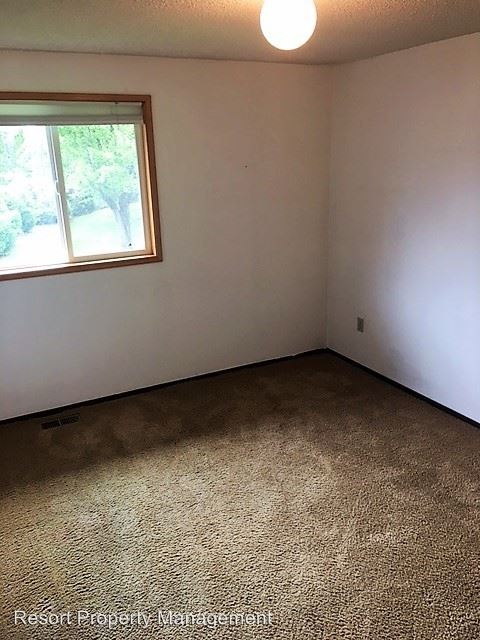 Building Photo - 2750 N Cranston Ct