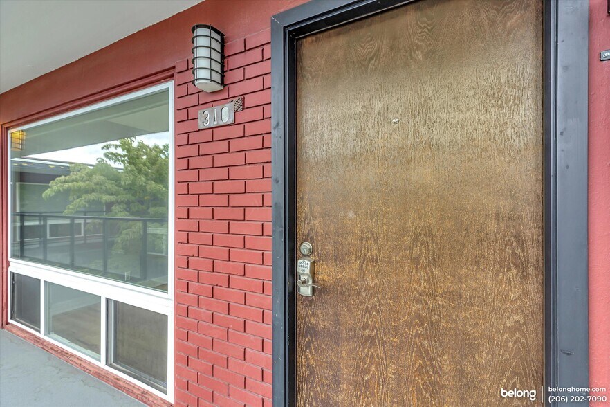 Building Photo - 752 Bellevue Ave E