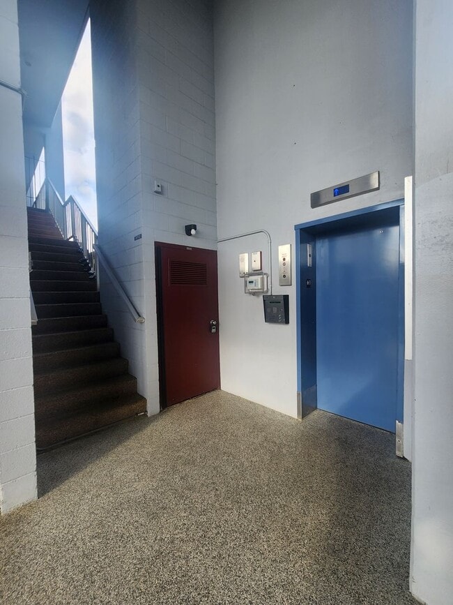 Building Photo - 2302 Kauhale #806