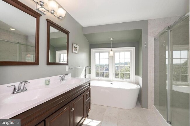 Building Photo - 311 Whistling Swan Ln
