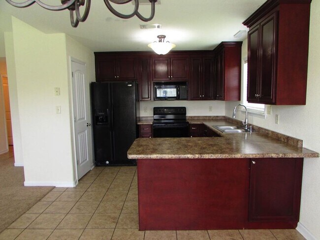 Building Photo - Modern Comfort: Your Ideal Rental Home in Valdosta, GA. Minutes from Moody Air Force Base