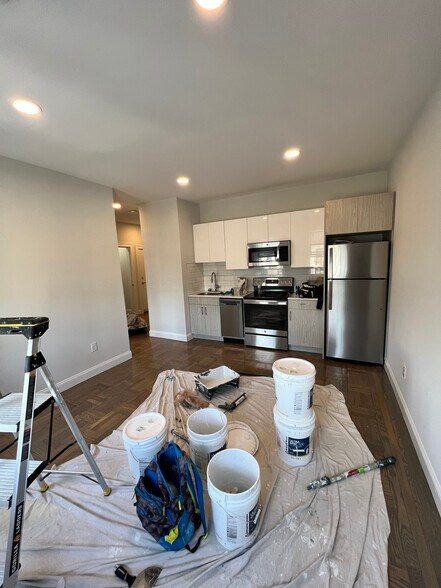 Building Photo - 31 Queensberry St
