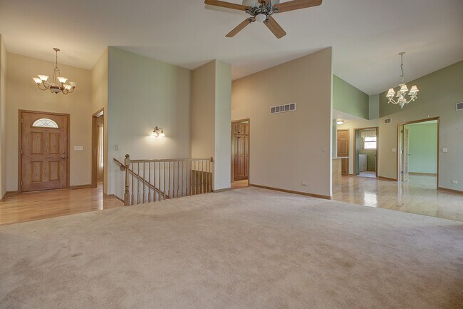 Building Photo - 403 E Main St