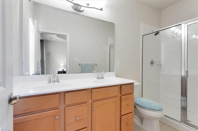 Building Photo - 3 bedroom/ 2 full bathroom and 1 half bathroom -Villages at Candle Station