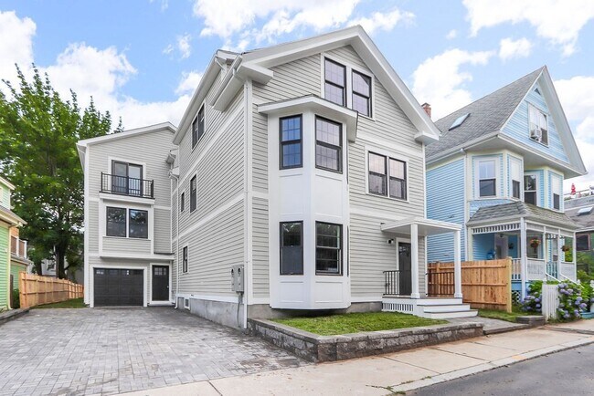 Building Photo - 109 Child St
