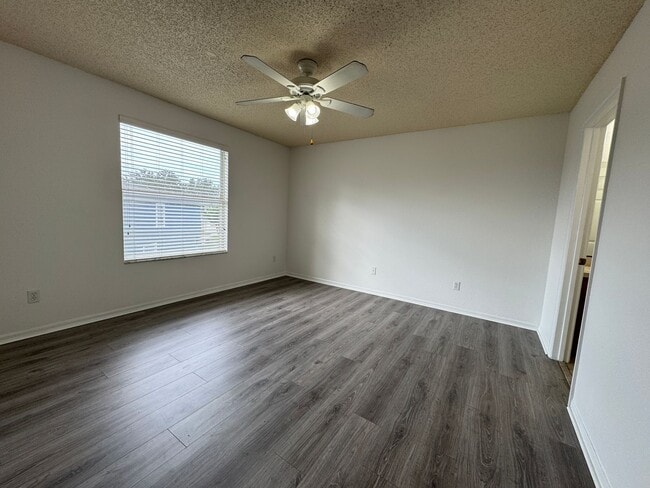 Building Photo - 12644 Somerset Oaks St
