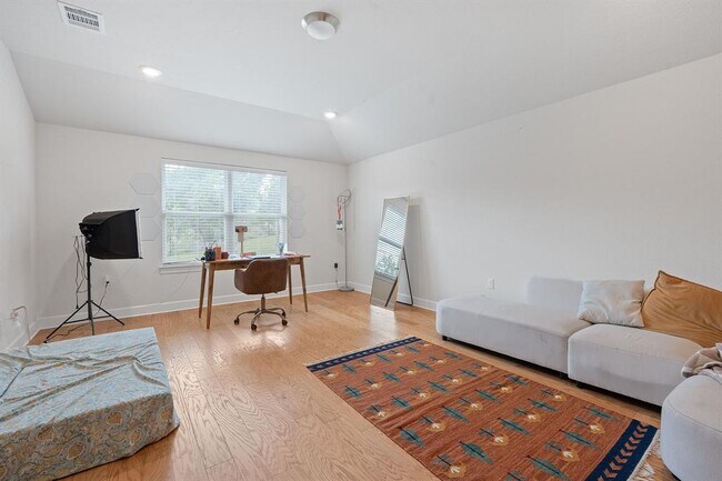 Building Photo - 104 Majestic Arroyo Way
