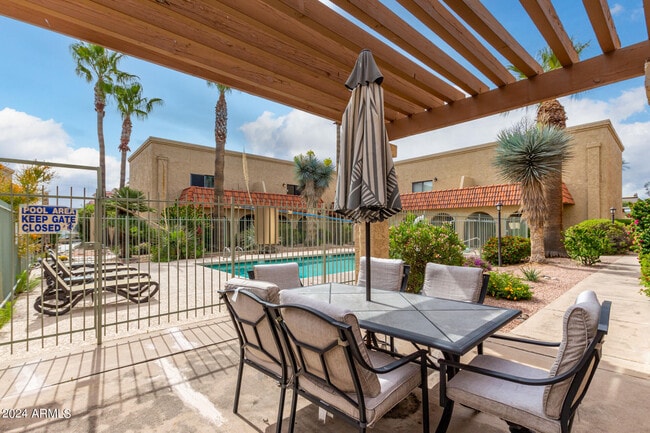 Building Photo - 16336 E Palisades Blvd