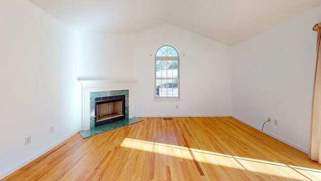 Building Photo - 128 N Taylor Ave