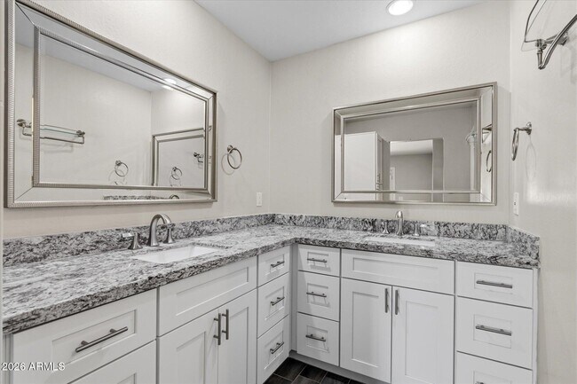 Building Photo - 8642 E San Bruno Dr