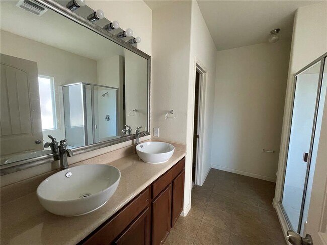 Building Photo - 1433 Biscuit Dr