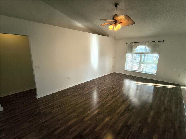 Building Photo - 177 Ryberry Dr