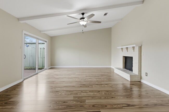 Building Photo - 445 Longmeadow Dr