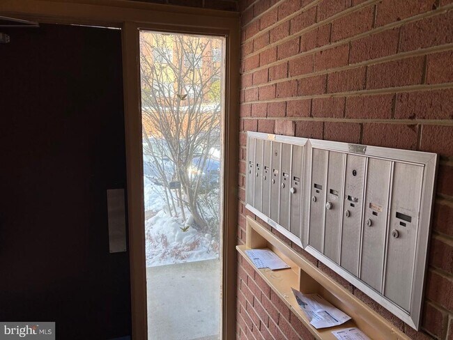 Building Photo - 10029 Fair Wds Dr