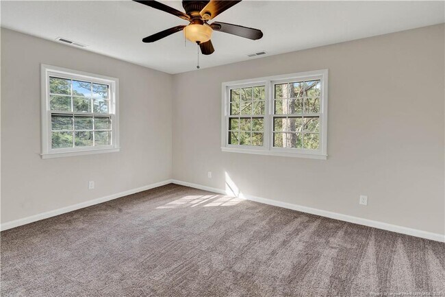 Building Photo - 2701 Lake Club Dr