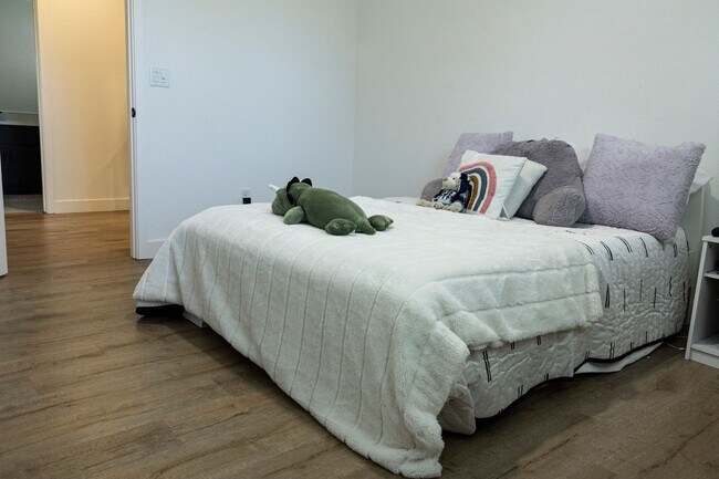 Building Photo - 3 bedroom | 2.5 bathroom | Crocker Village Single Family Home