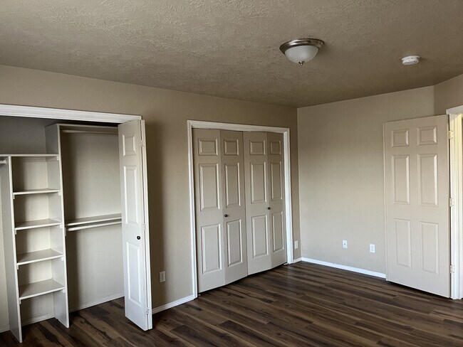 Building Photo - 8776 W Mediterranean Ct