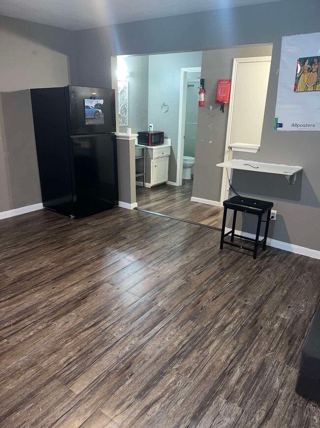 Building Photo - 10915 Gatlinburg Dr