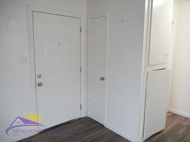 Building Photo - Cozy 1 Bed 1 Bath 700sqft Fourplex in Nort...