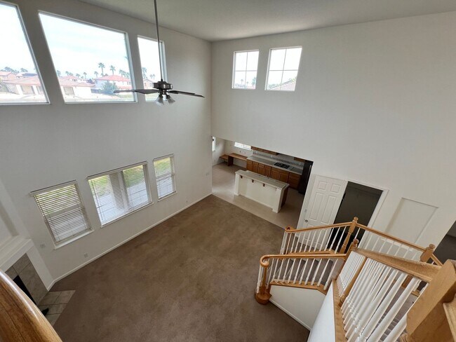 Building Photo - Luxury LAKEFRONT property!!!