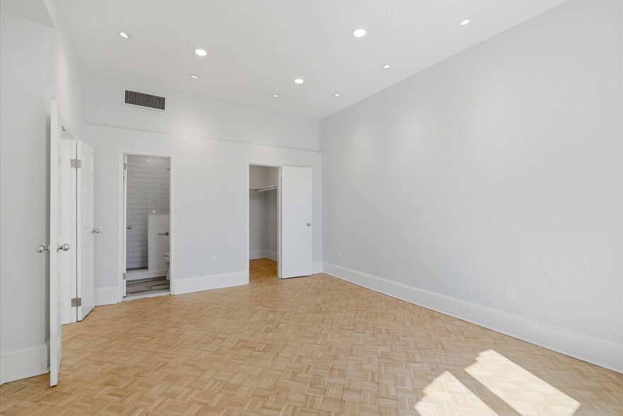 Building Photo - 1851 Columbia Rd NW