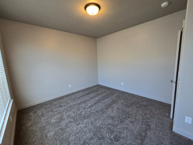 Building Photo - 3813 Ogden Ave