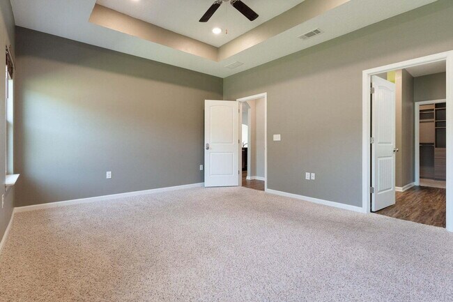 Building Photo - 303 Merlin Ct