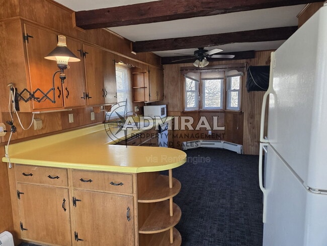 Building Photo - 54 Walnut St