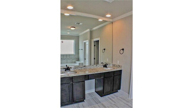 Building Photo - 336 Jake Dr