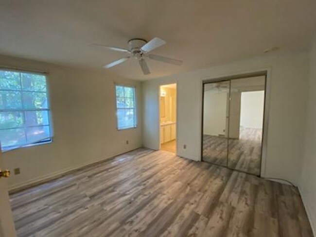 Building Photo - Hampstead - 3 Bedroom, 2 Bath Home