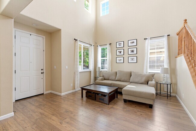 Building Photo - 1282 Seymour Cir