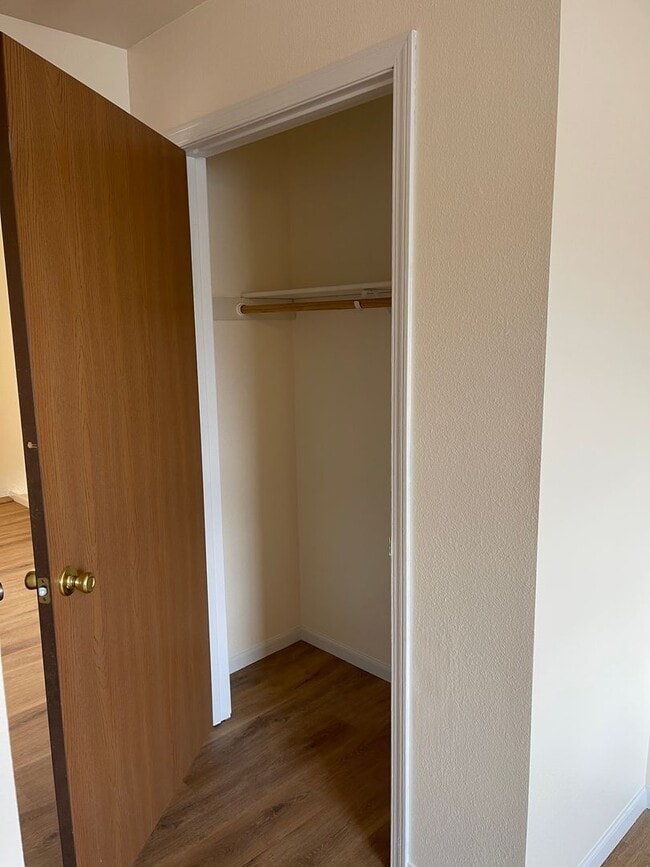 Building Photo - 16830 Huntington Ln