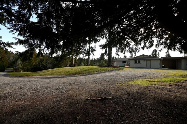 Building Photo - 4 bed 2 bath in Sequim, nice mountain view!