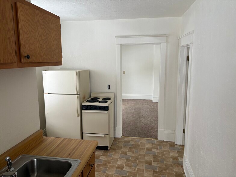 Building Photo - 510 N Front St