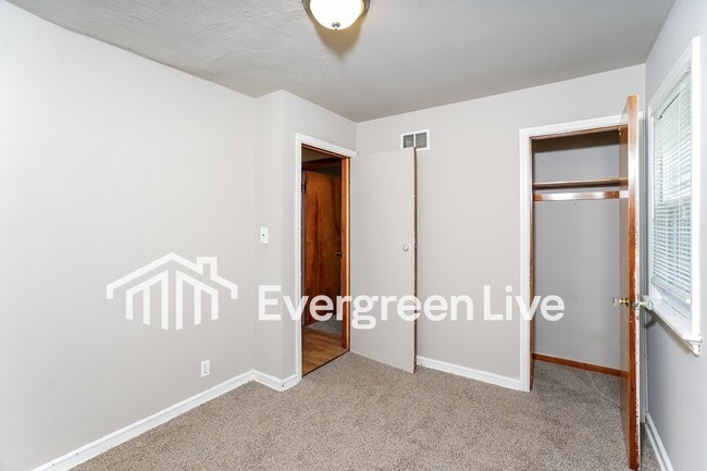 Building Photo - 5019 N 24th St